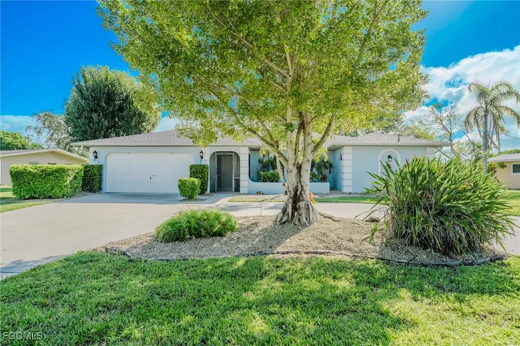 4015 SE 9th Court Cape Coral FL 33904