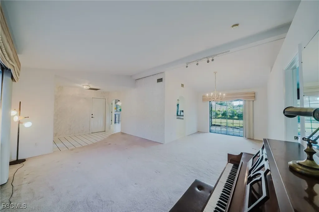 4015 SE 9th Court Cape Coral FL 33904