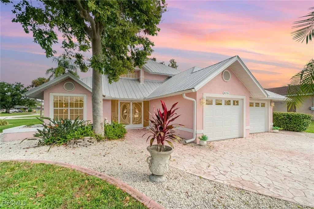 6701 Idlewild Street Fort Myers FL 33966