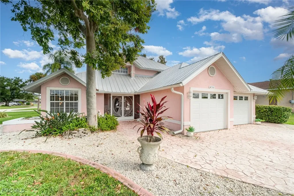 6701 Idlewild Street Fort Myers FL 33966