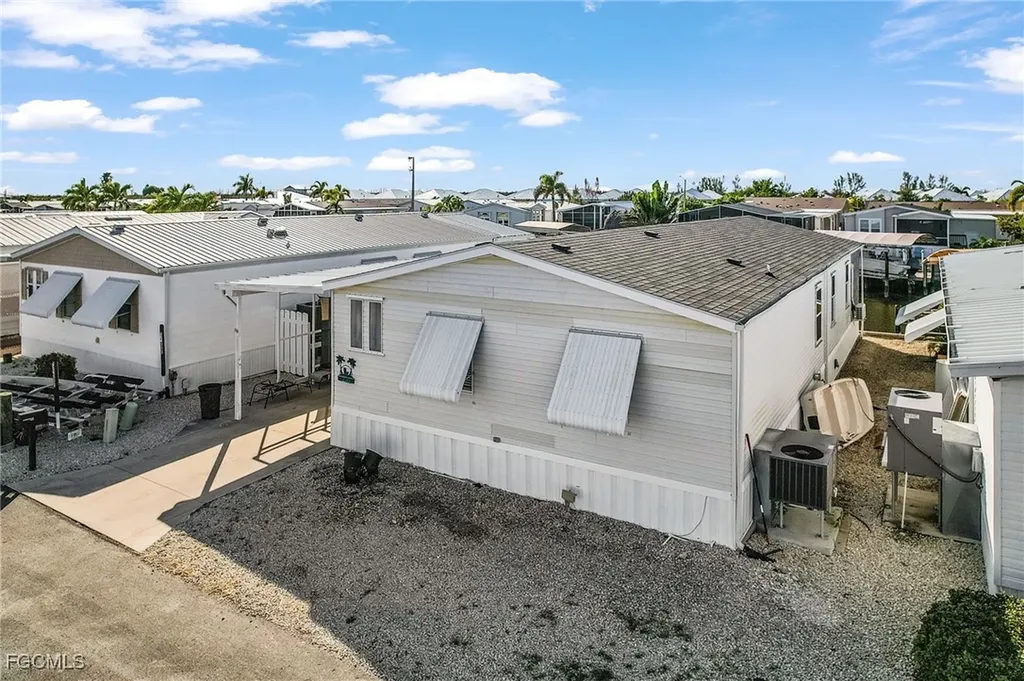 3089 Skipper Lane St. James City FL 33956