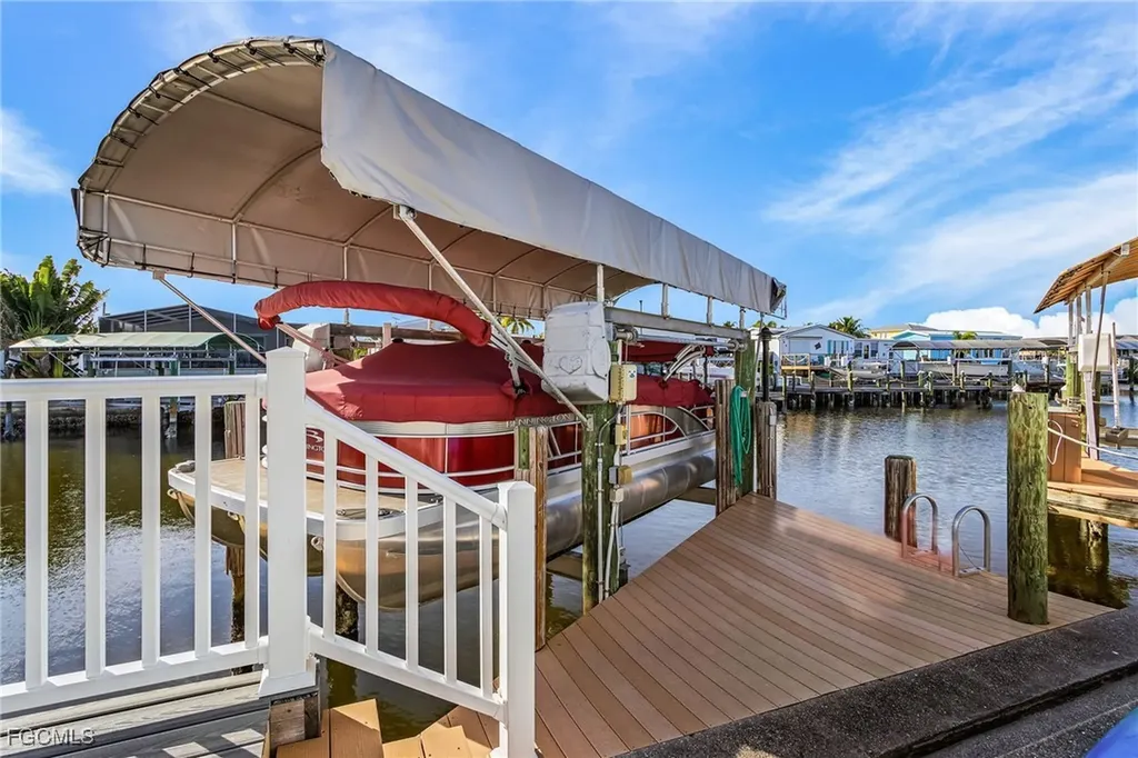 3089 Skipper Lane St. James City FL 33956