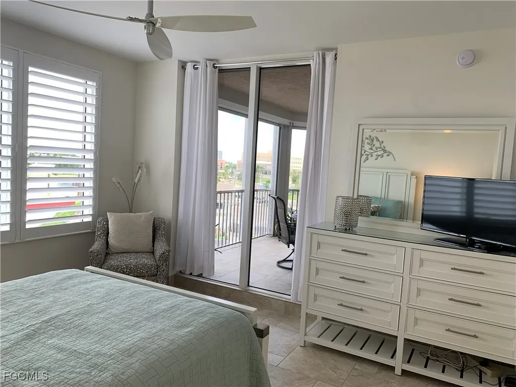 2090 W First Street Fort Myers FL 33901