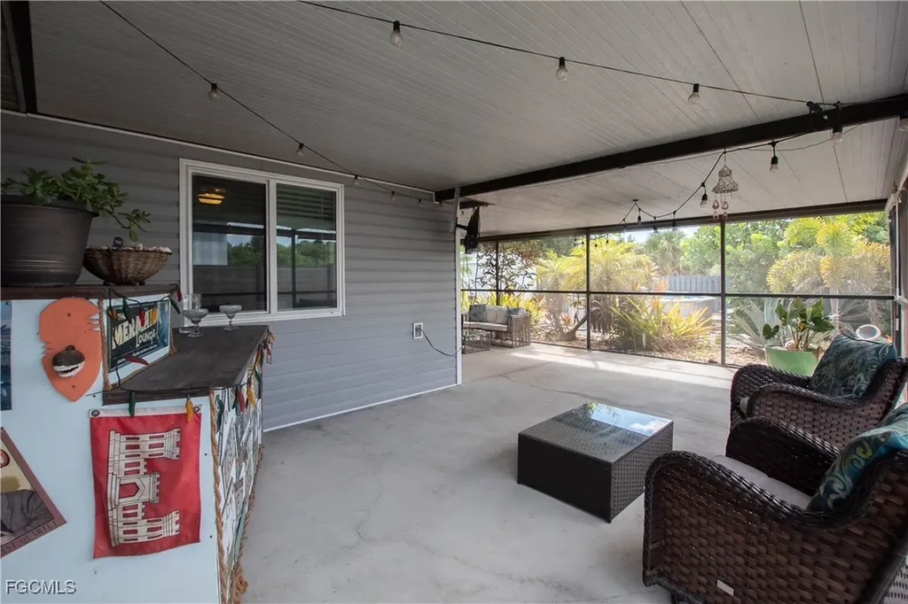 6047 Tabor Avenue Fort Myers FL 33905