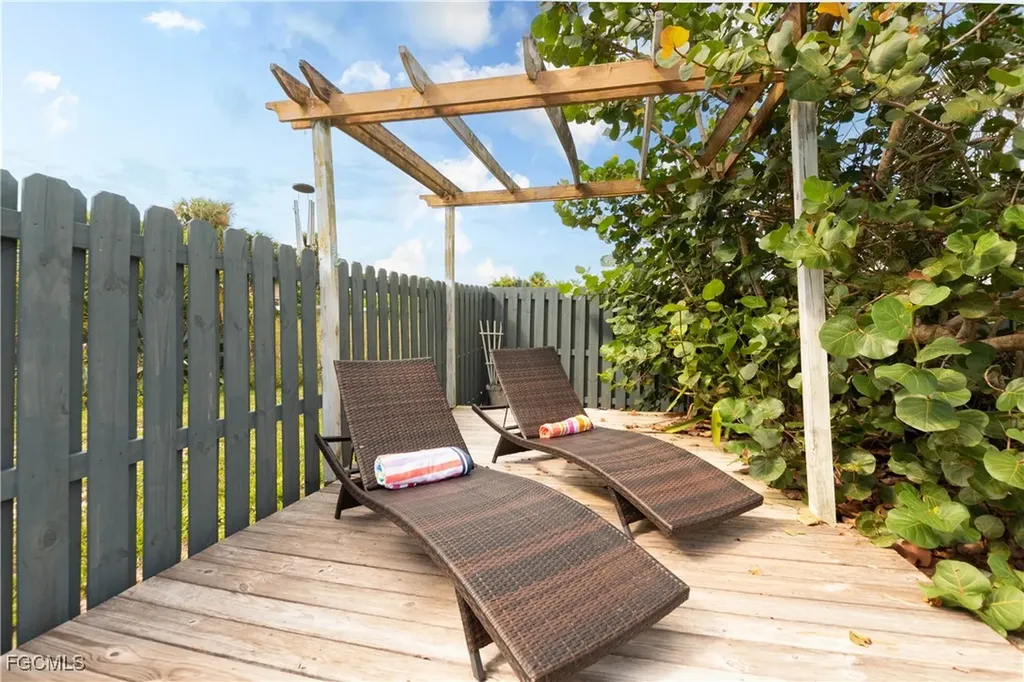 6047 Tabor Avenue Fort Myers FL 33905