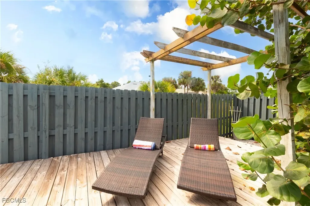 6047 Tabor Avenue Fort Myers FL 33905