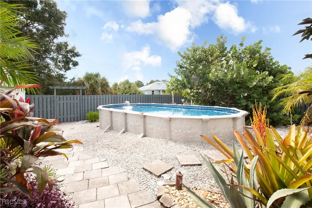 6047 Tabor Avenue Fort Myers FL 33905