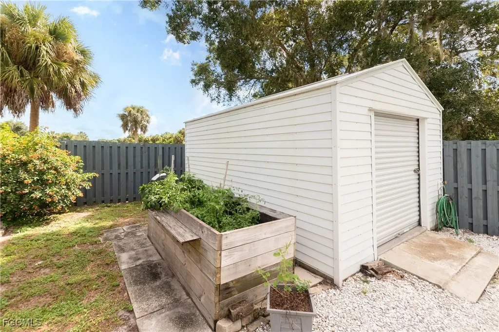 6047 Tabor Avenue Fort Myers FL 33905