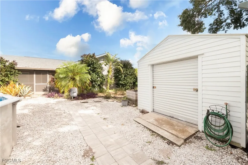 6047 Tabor Avenue Fort Myers FL 33905