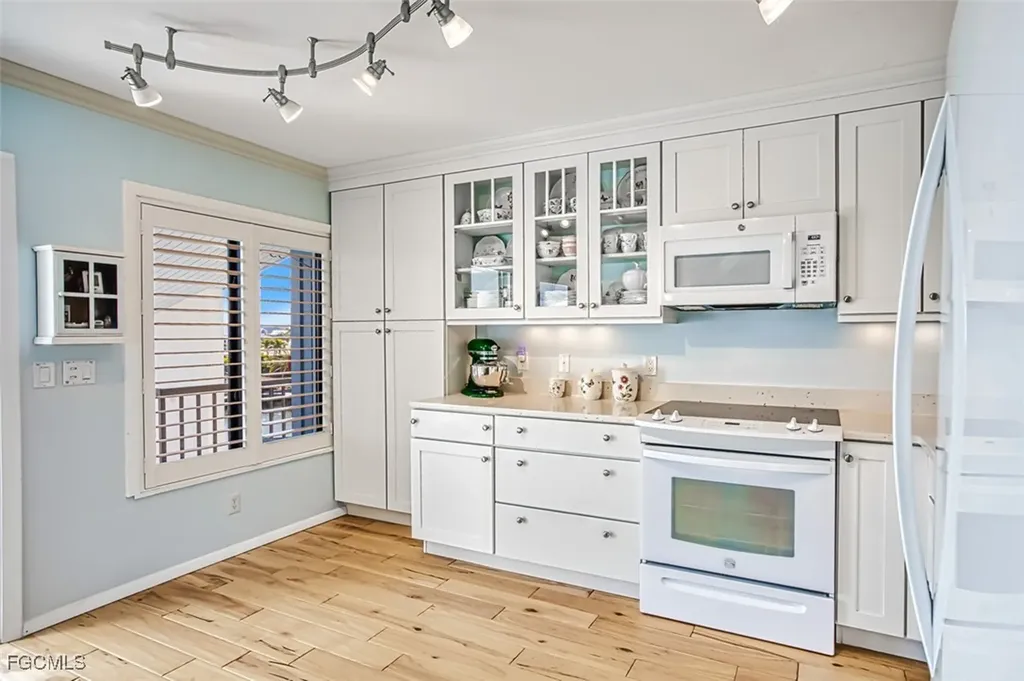 1250 Tennisplace Court Sanibel FL 33957