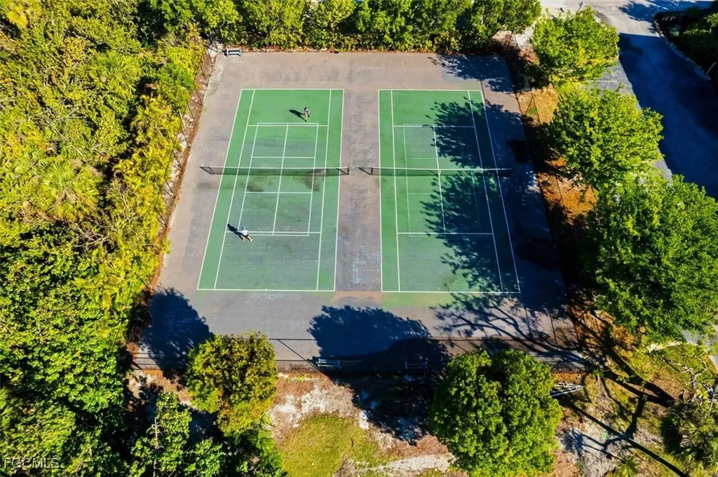 1250 Tennisplace Court Sanibel FL 33957