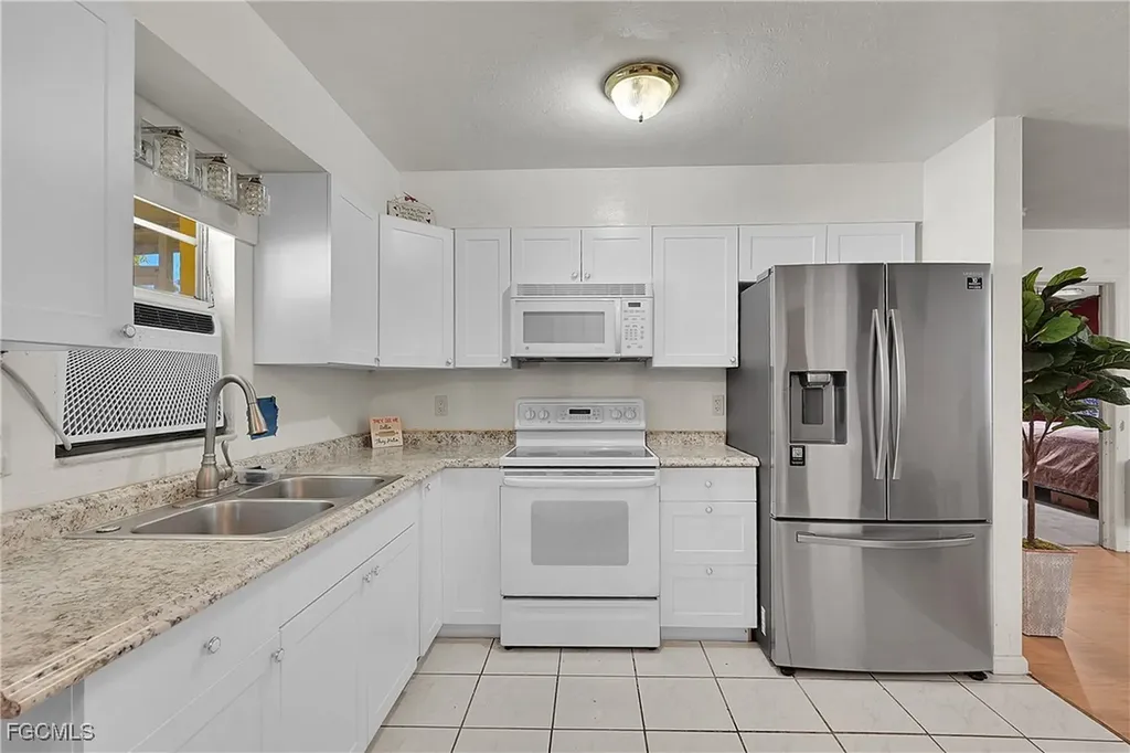 27101 Pine Avenue Bonita Springs FL 34135