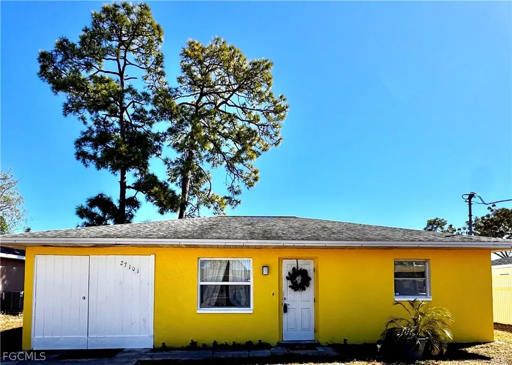 27101 Pine Avenue Bonita Springs FL 34135