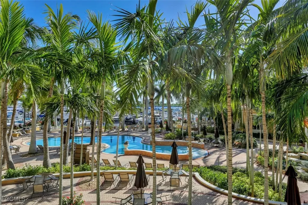 6061 Silver King Boulevard Cape Coral FL 33914