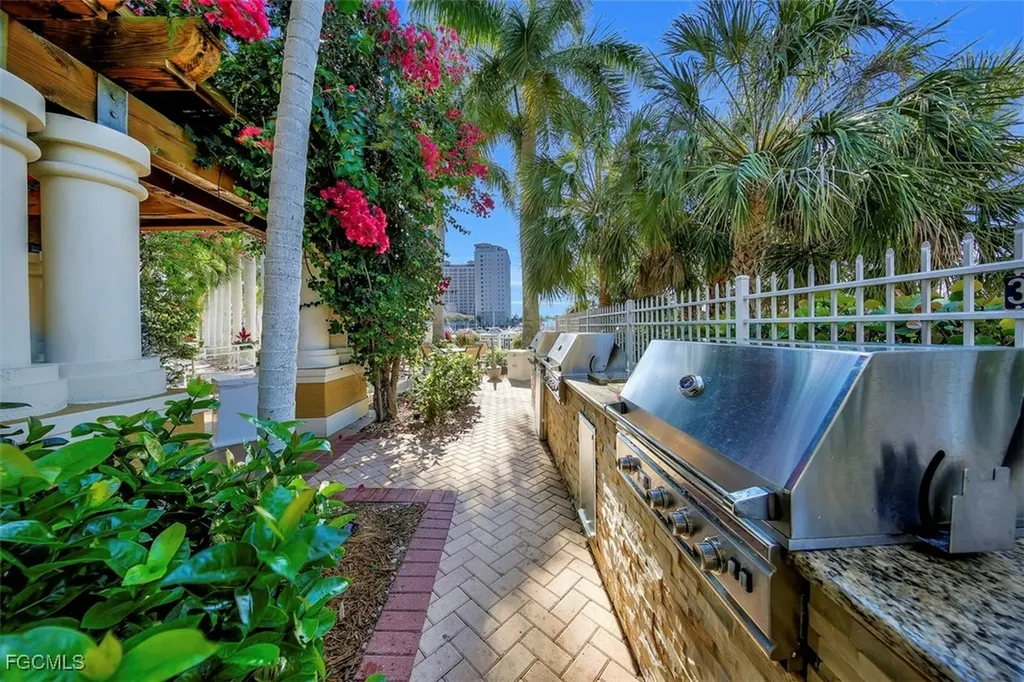 6061 Silver King Boulevard Cape Coral FL 33914