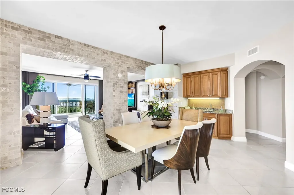 6061 Silver King Boulevard Cape Coral FL 33914