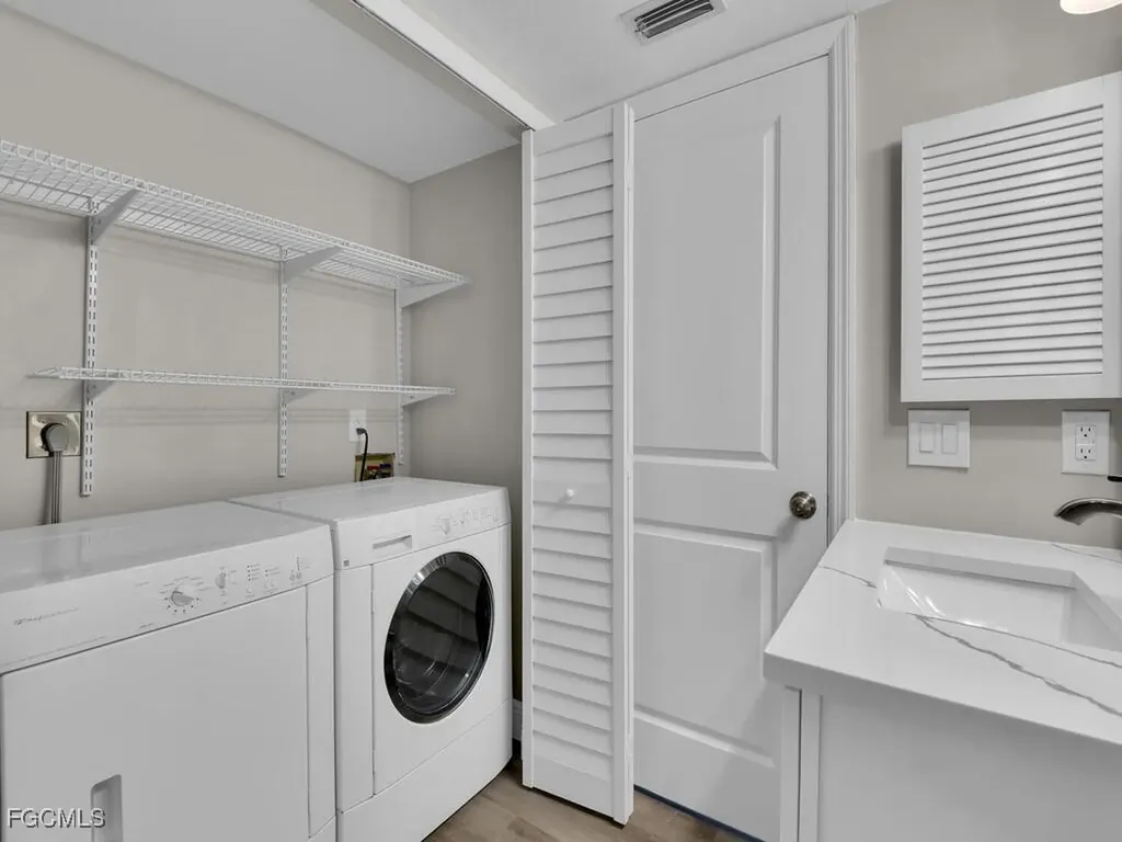 902 SW 48th Terrace Cape Coral FL 33914