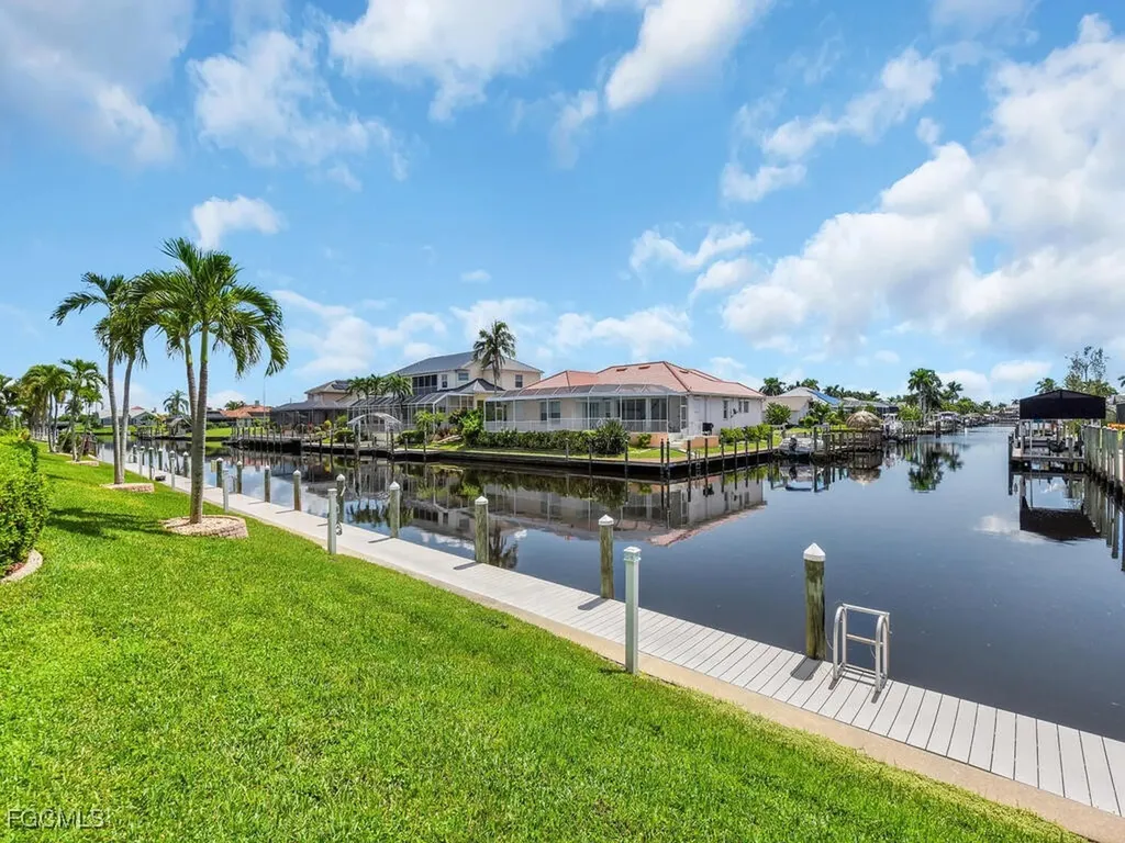 902 SW 48th Terrace Cape Coral FL 33914