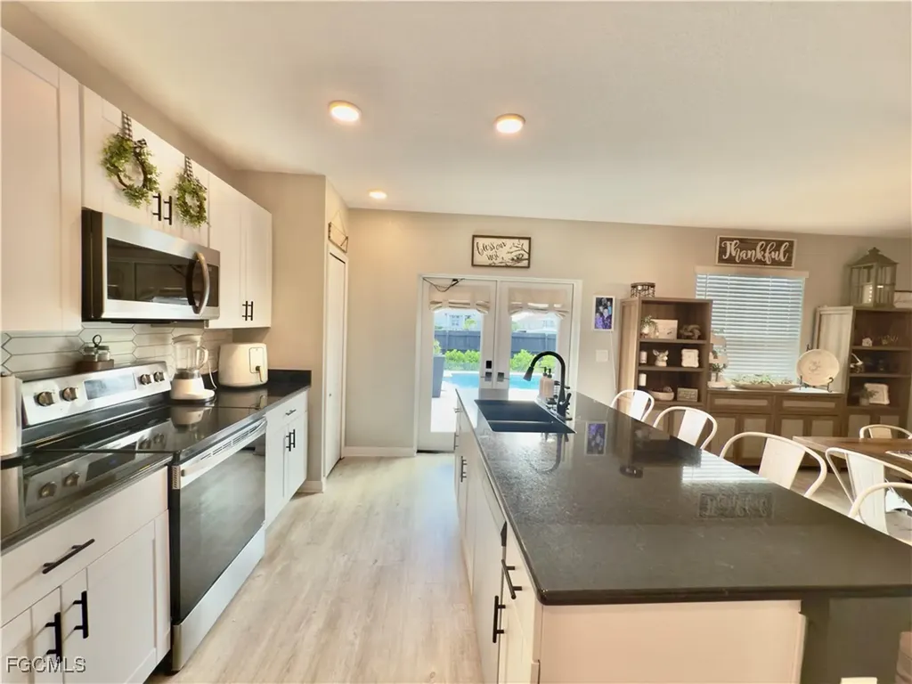 713 NW 37th Place Cape Coral FL 33993