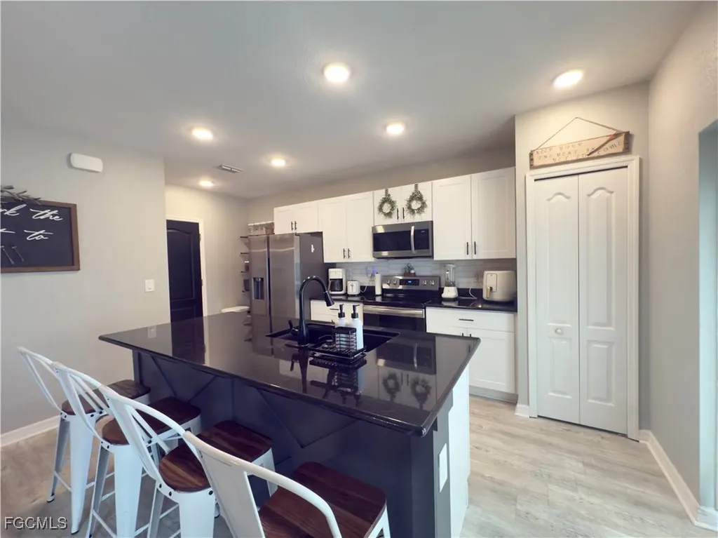 713 NW 37th Place Cape Coral FL 33993