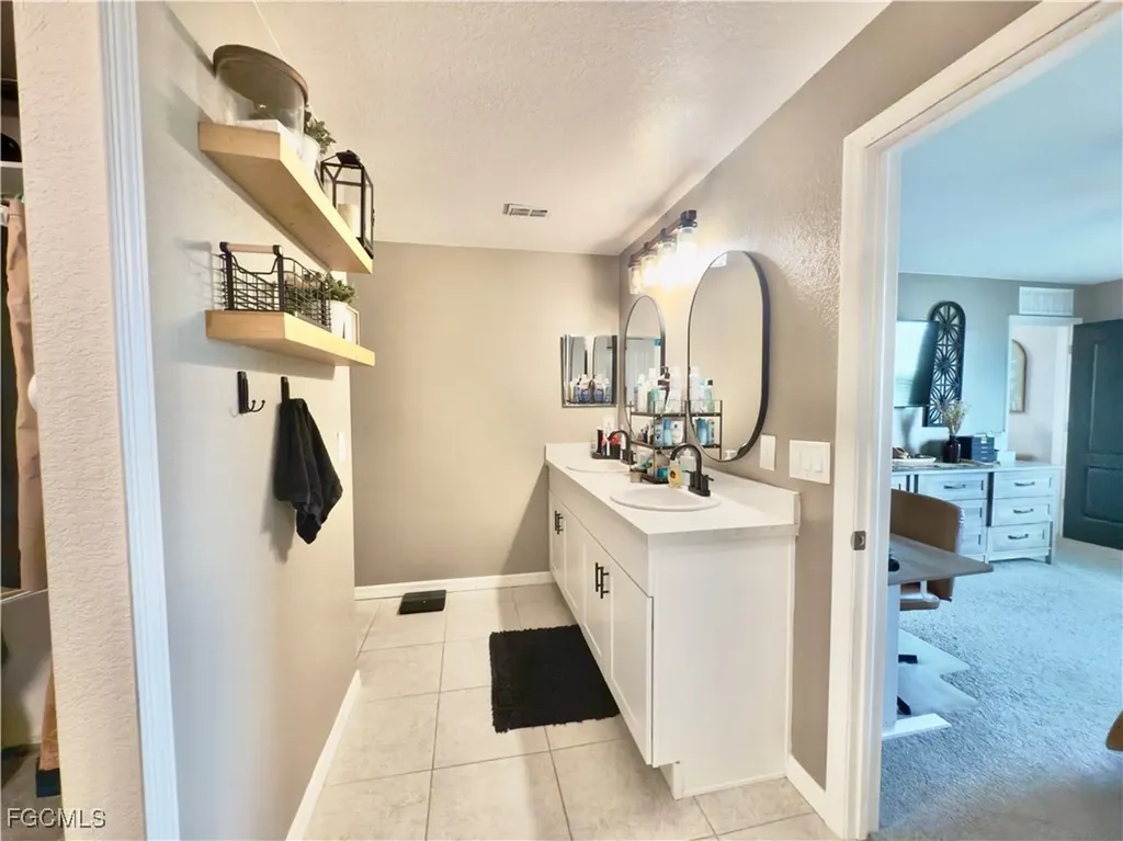 713 NW 37th Place Cape Coral FL 33993