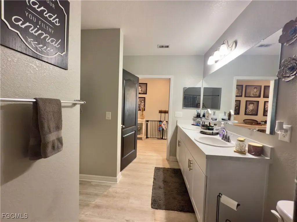 713 NW 37th Place Cape Coral FL 33993