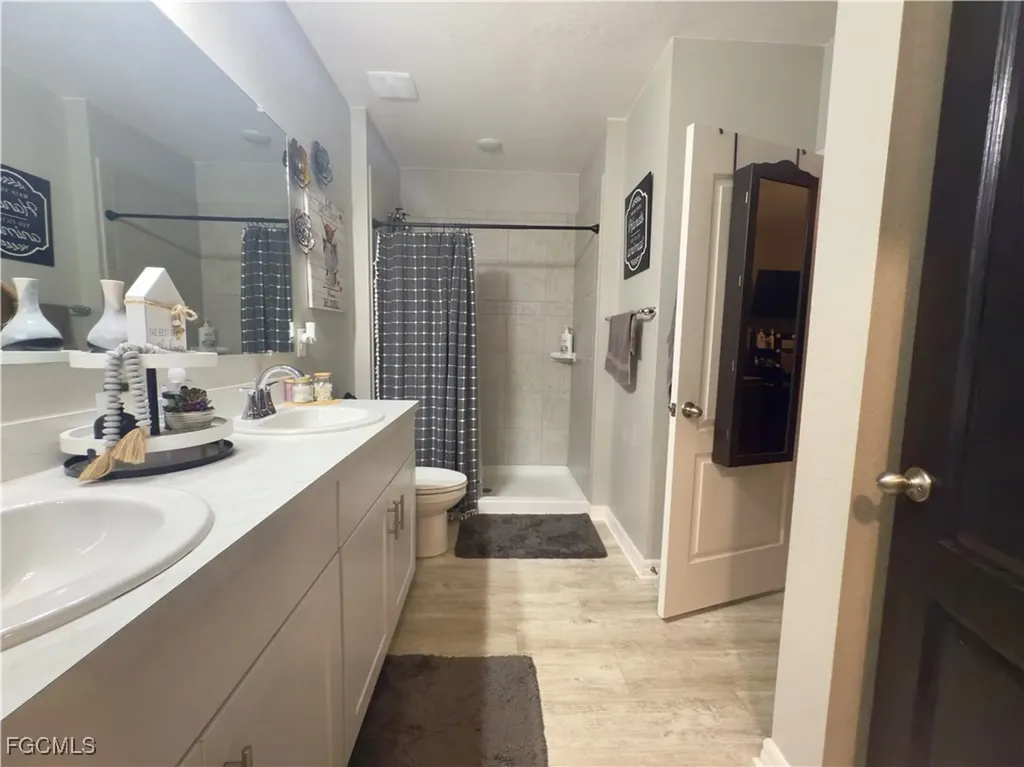 713 NW 37th Place Cape Coral FL 33993