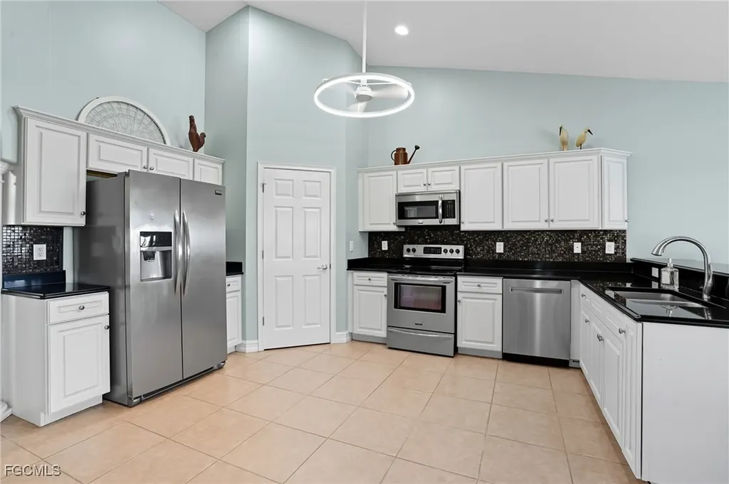 1506 NW 37th Place Cape Coral FL 33993