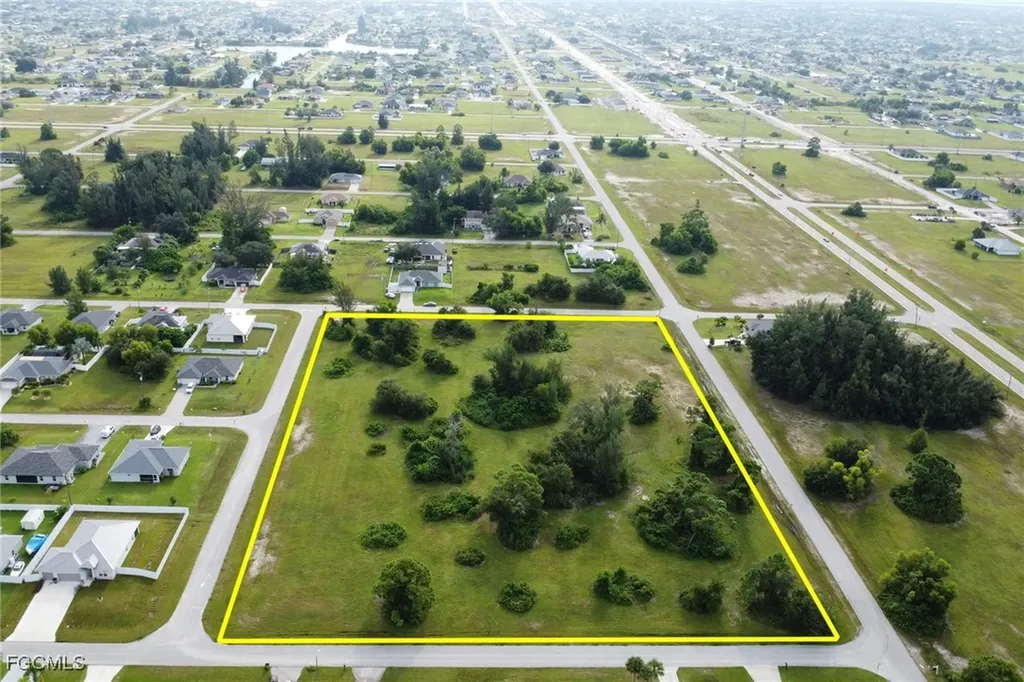 1626 NW 2nd Avenue Cape Coral FL 33993