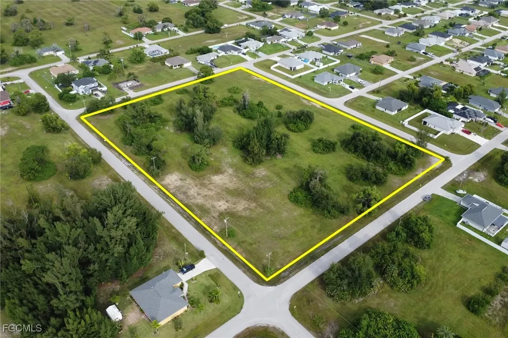 1626 NW 2nd Avenue Cape Coral FL 33993