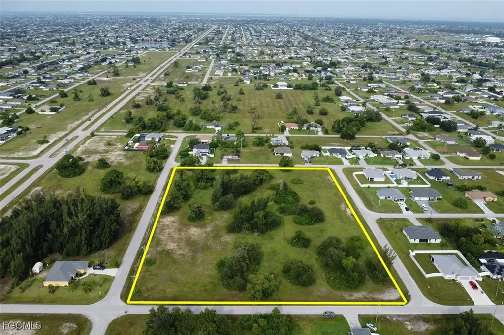 1626 NW 2nd Avenue Cape Coral FL 33993