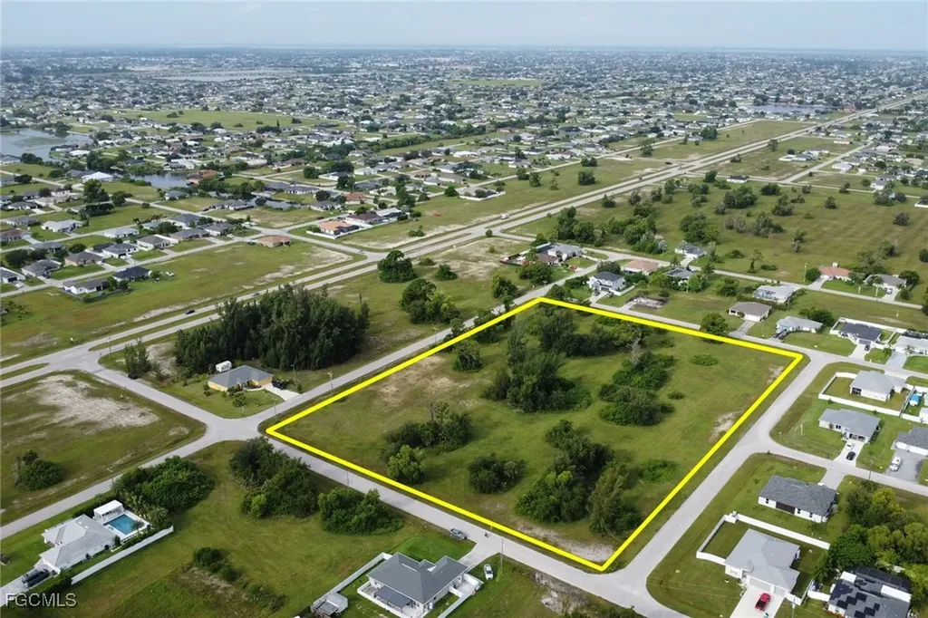 1626 NW 2nd Avenue Cape Coral FL 33993