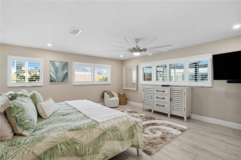 5257 Stratford Court Cape Coral FL 33904