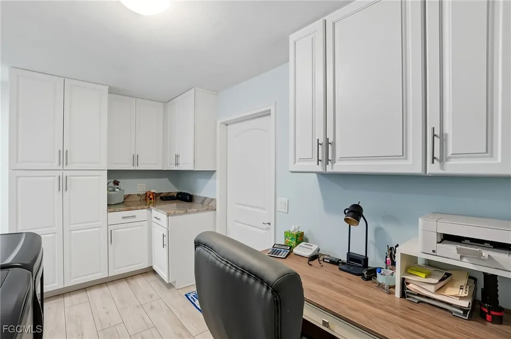 5257 Stratford Court Cape Coral FL 33904