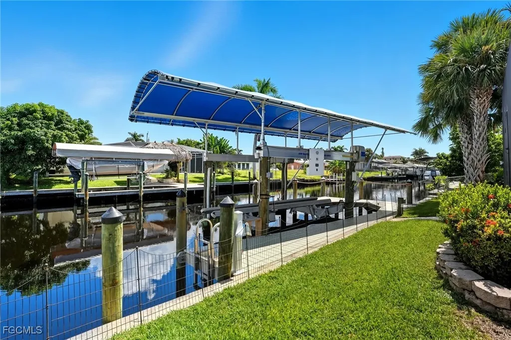 5257 Stratford Court Cape Coral FL 33904