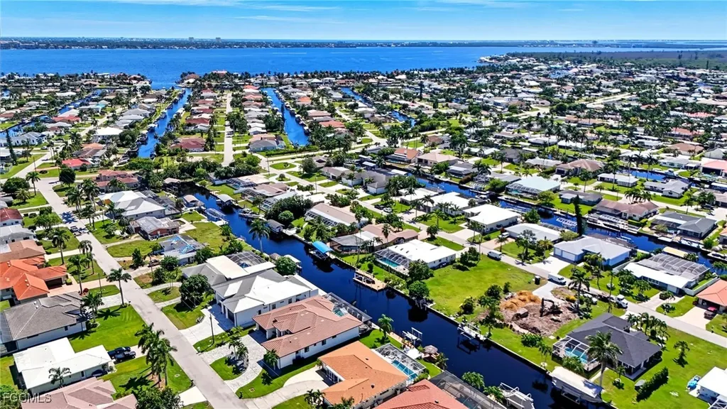 5257 Stratford Court Cape Coral FL 33904