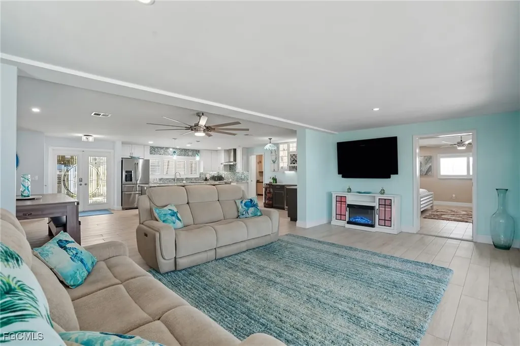 5257 Stratford Court Cape Coral FL 33904