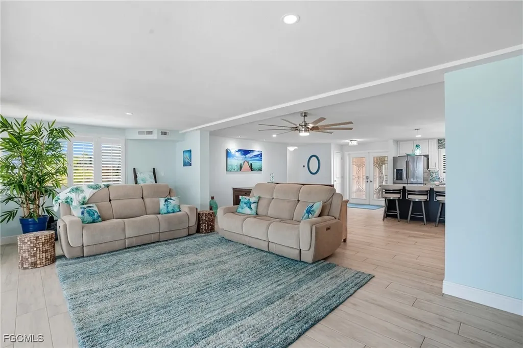 5257 Stratford Court Cape Coral FL 33904