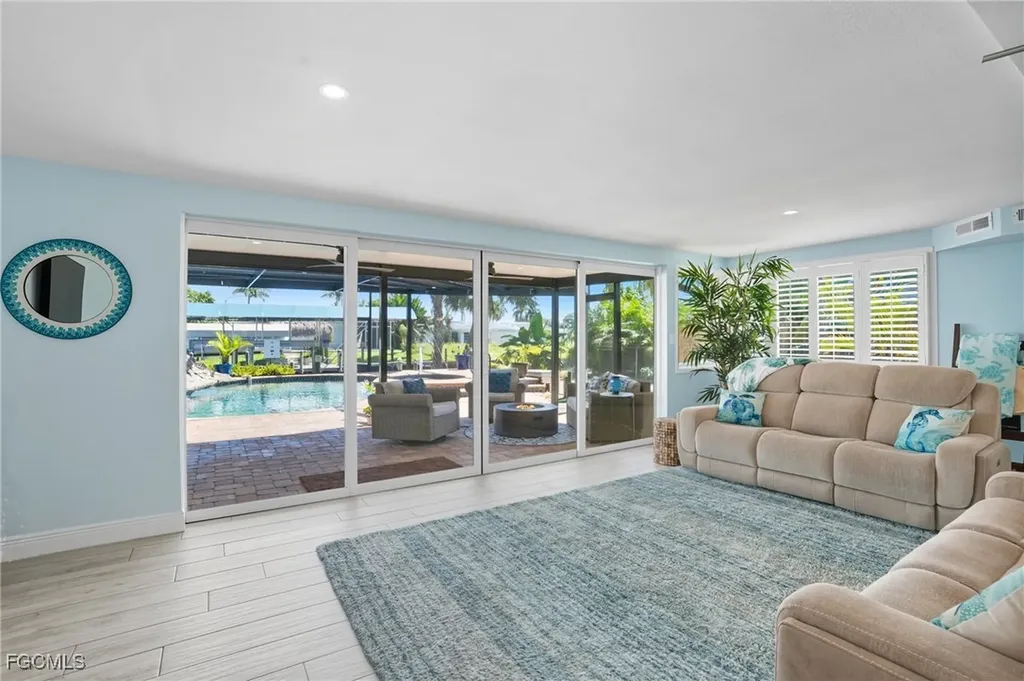 5257 Stratford Court Cape Coral FL 33904