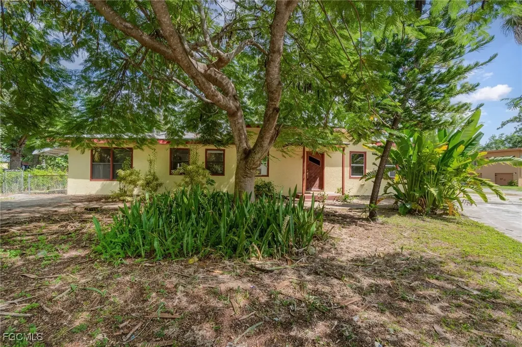 2729 Broadway Fort Myers FL 33901