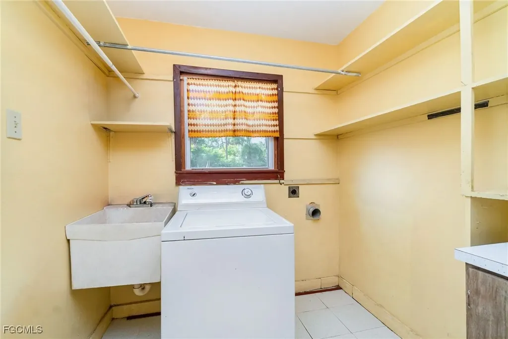 2729 Broadway Fort Myers FL 33901