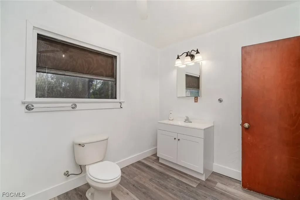 2729 Broadway Fort Myers FL 33901