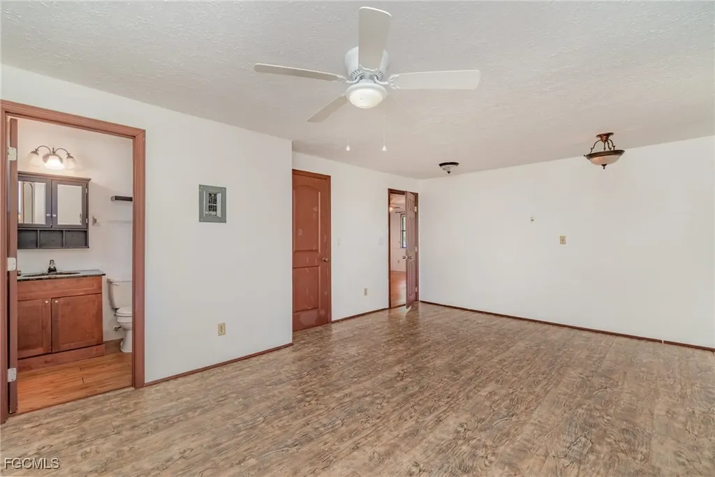 2729 Broadway Fort Myers FL 33901