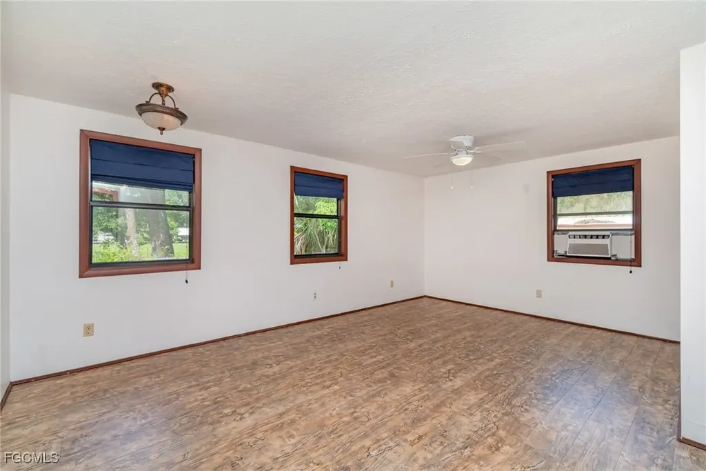 2729 Broadway Fort Myers FL 33901