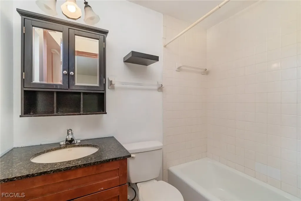 2729 Broadway Fort Myers FL 33901