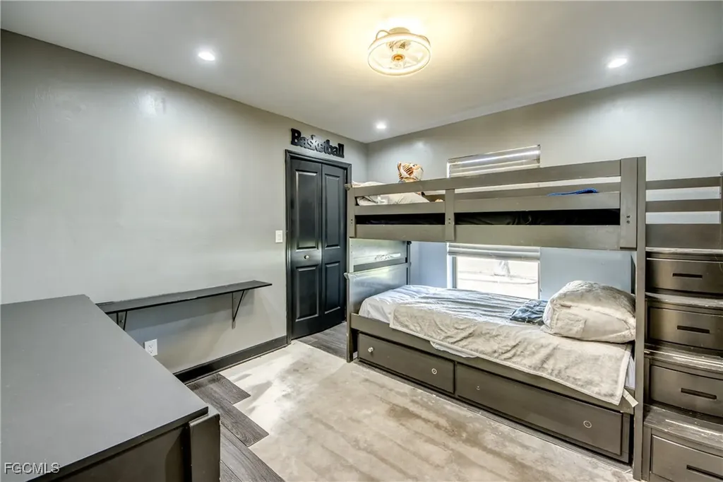 2210 SE 8th Terrace Cape Coral FL 33990