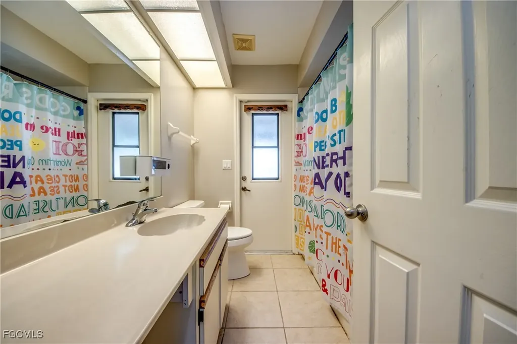 2210 SE 8th Terrace Cape Coral FL 33990