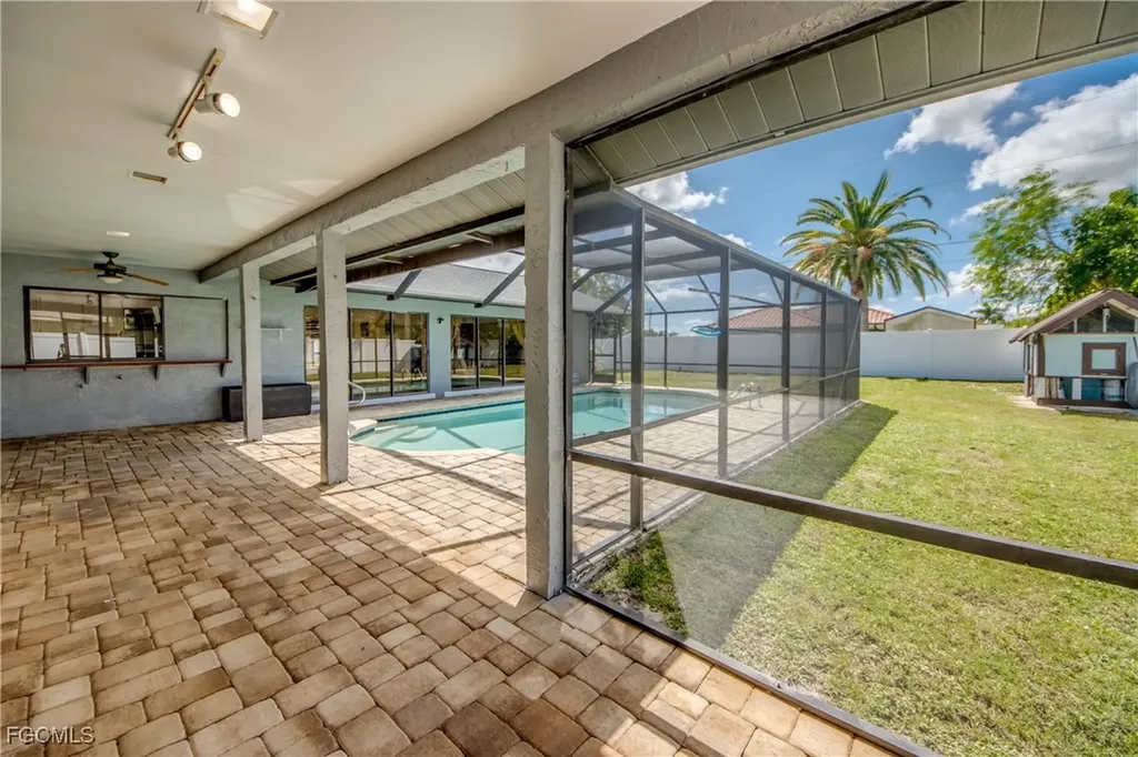 2210 SE 8th Terrace Cape Coral FL 33990