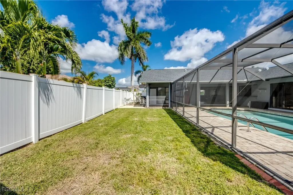 2210 SE 8th Terrace Cape Coral FL 33990