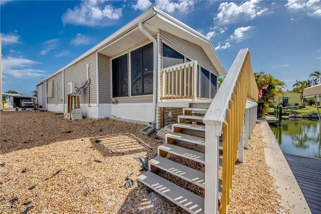 5020 Gulfgate Lane St. James City FL 33956